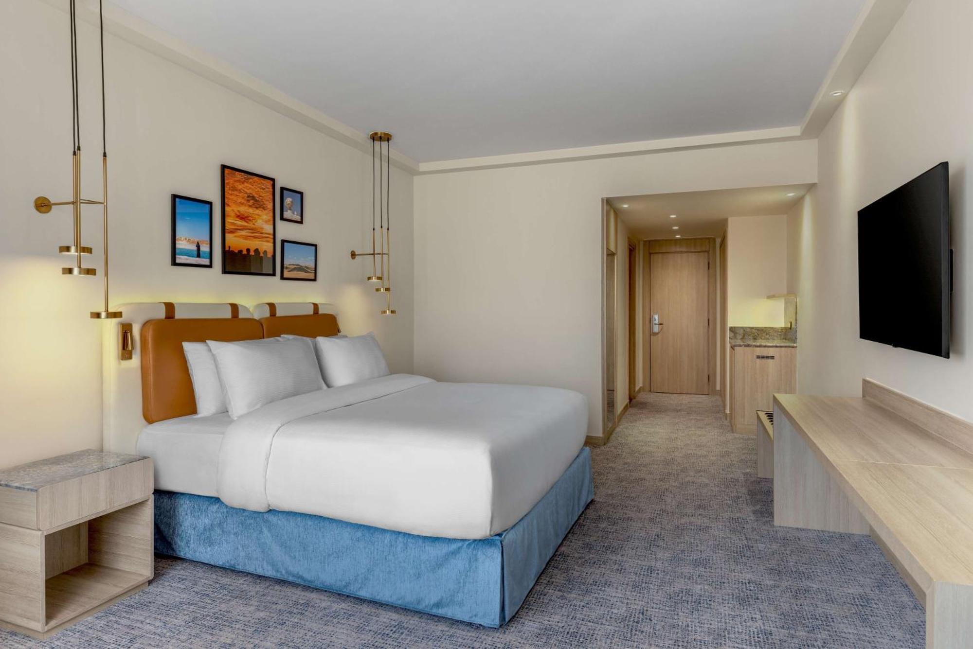 Hilton Plaza 5*