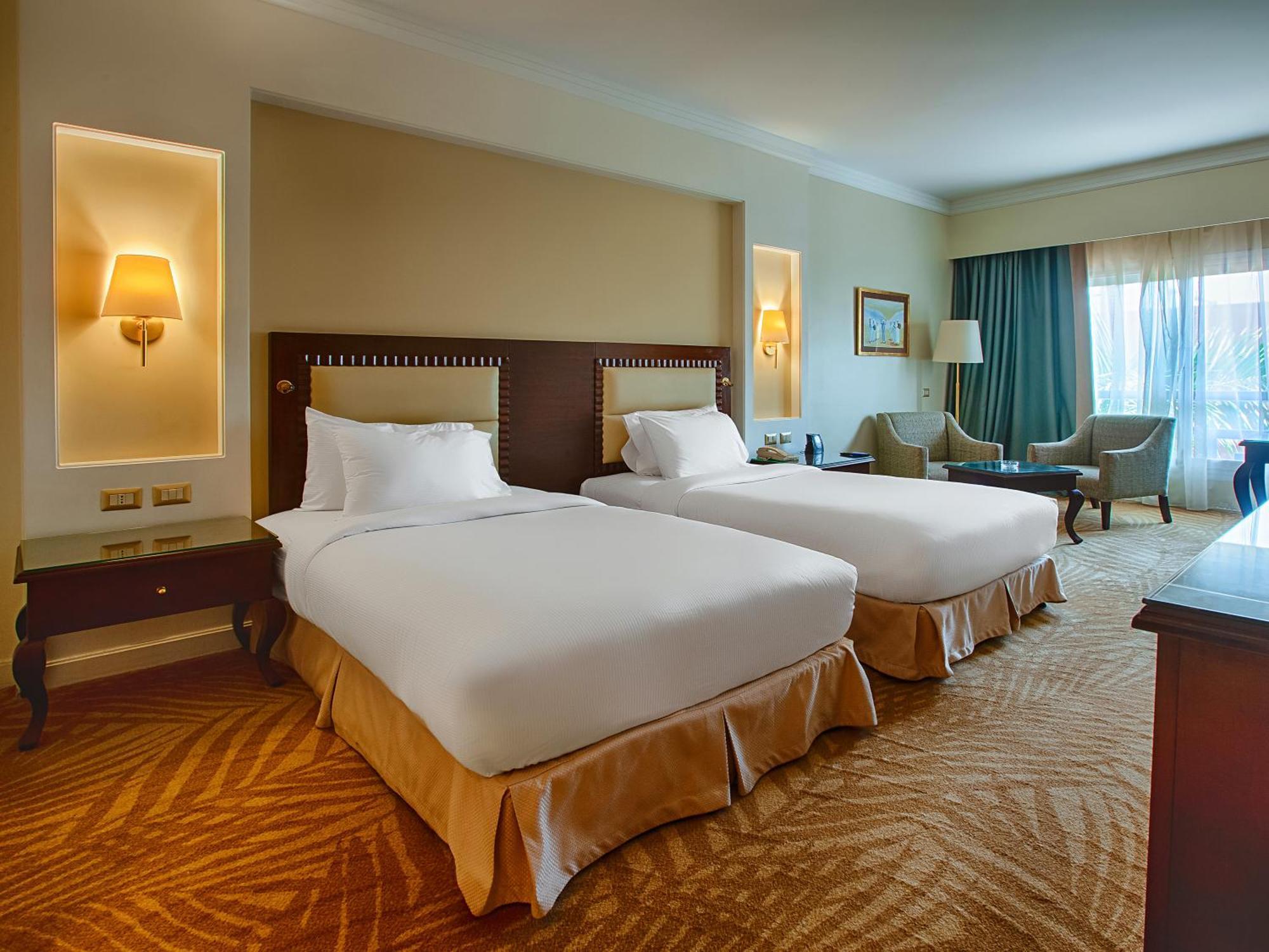 Hilton Plaza Rezort 5*