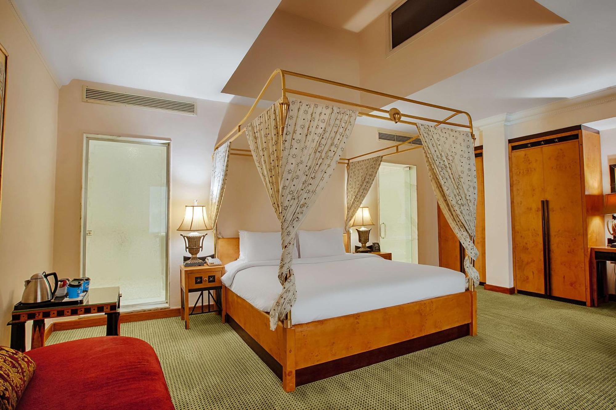 Rezort Hilton Plaza 5*