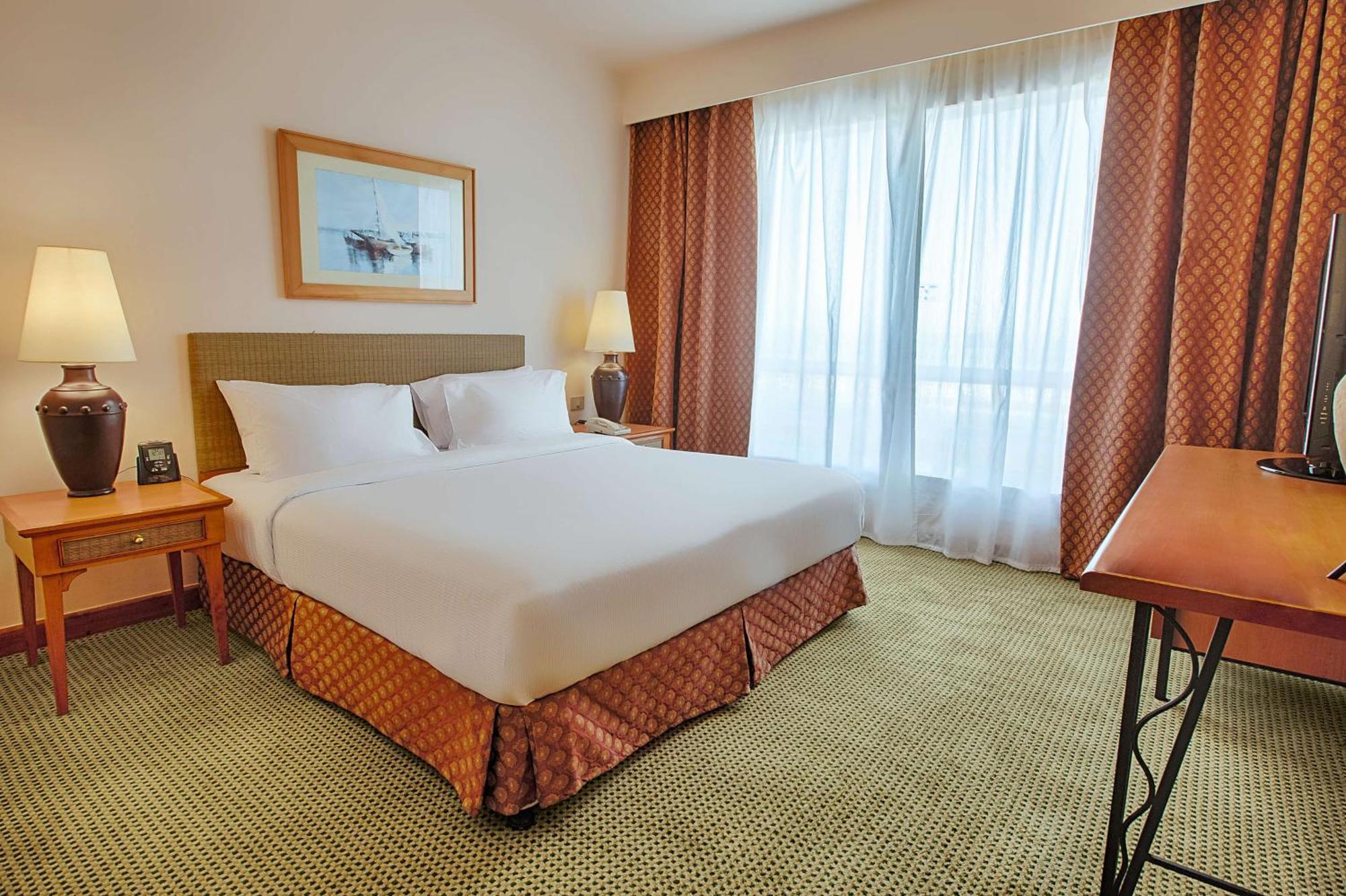 Hilton Plaza Rezort